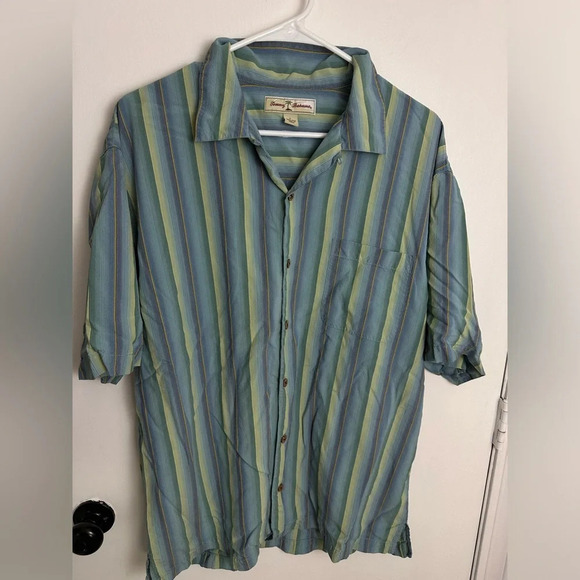 Tommy Bahama Silk Dress Shirt Men’s button up short sleeve Size L #1431 - Picture 2 of 6